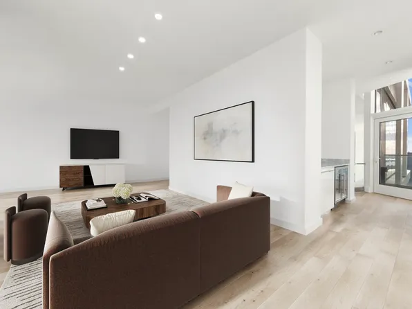 242 West 53rd Street image 14 of 17