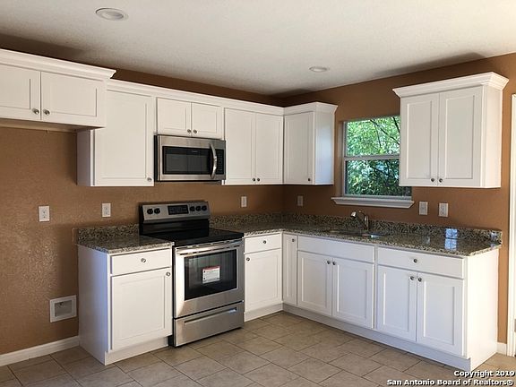 4th image of 3107 W Travis St