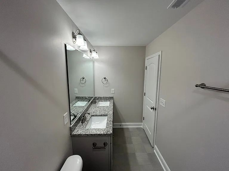 1210 Simpson St — Photo 15