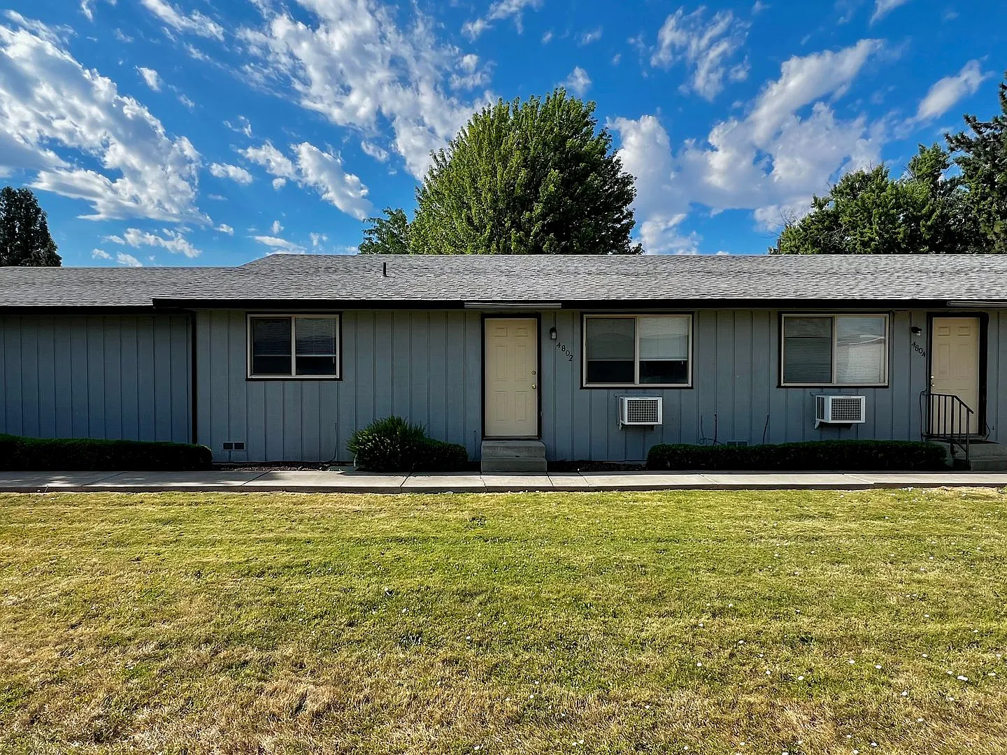 Duplex off of 48th Ave! — Photo 1