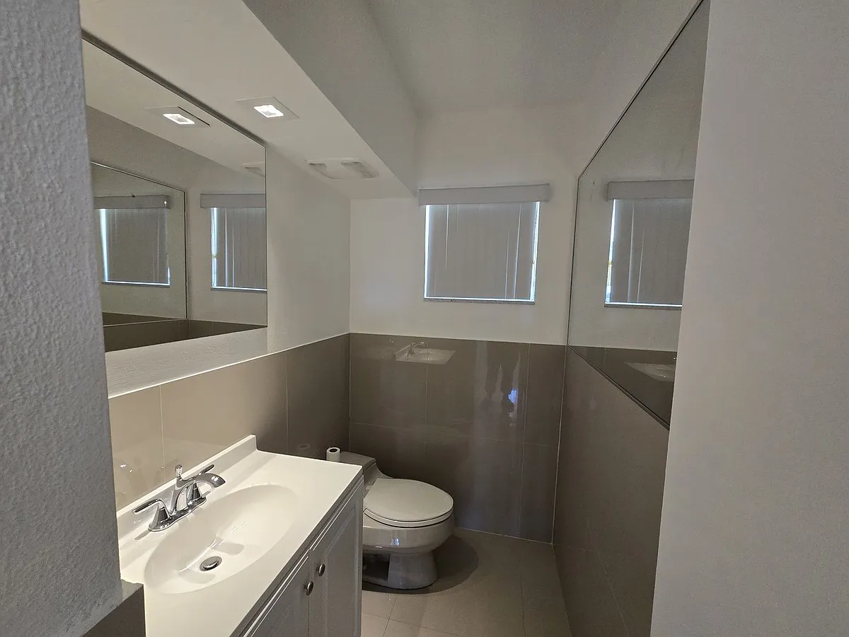 Photo 2 of 47 - 2800 NE 203rd St #24 - Miami, FL Building Photo - 2800 NE 203rd St #24