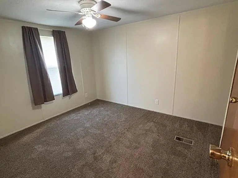 139 E Military Rd — Photo 10
