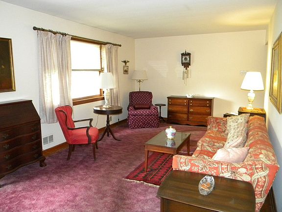 Living Room with hardwood floors
