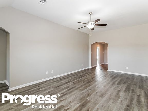 5th image of 4007 Lakeview Dr