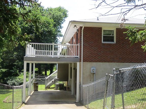 3rd image of 462 Cedarbrook Dr