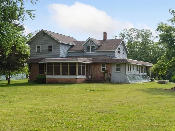 2611 South Rd, Burlington, WI 53105