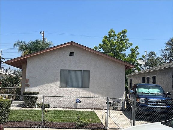 2nd image of 915 E 97th St