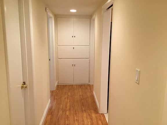 Hallway to bedrooms