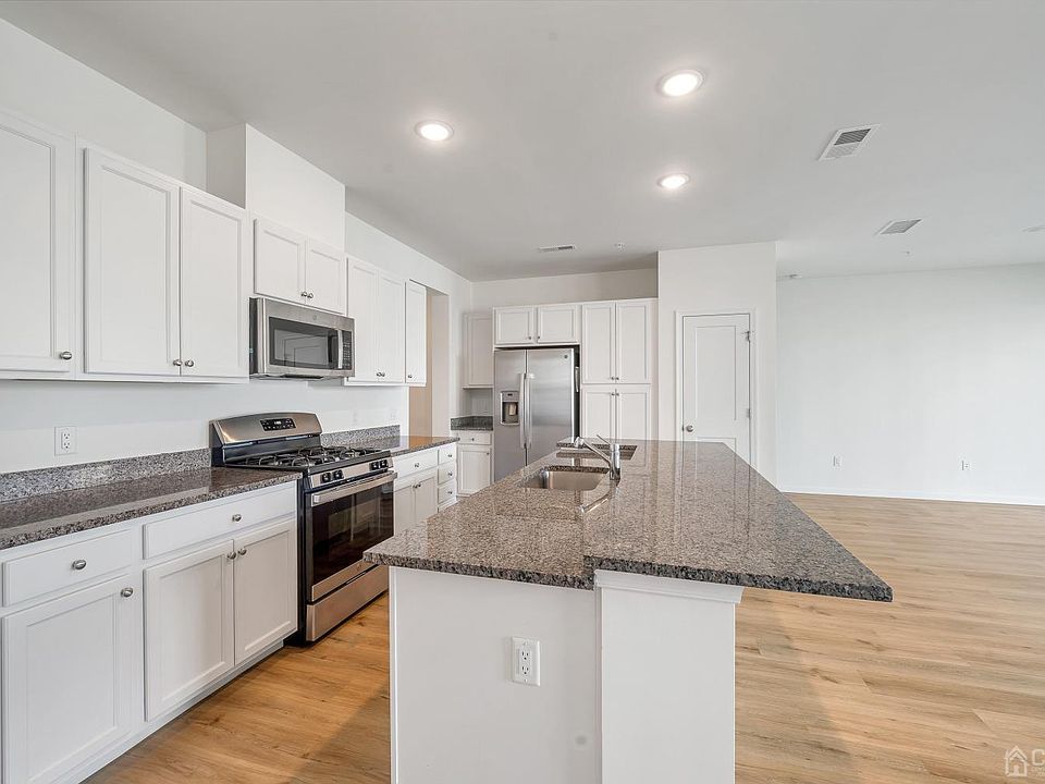 215 PARK PL Dunellen NJ Zillow