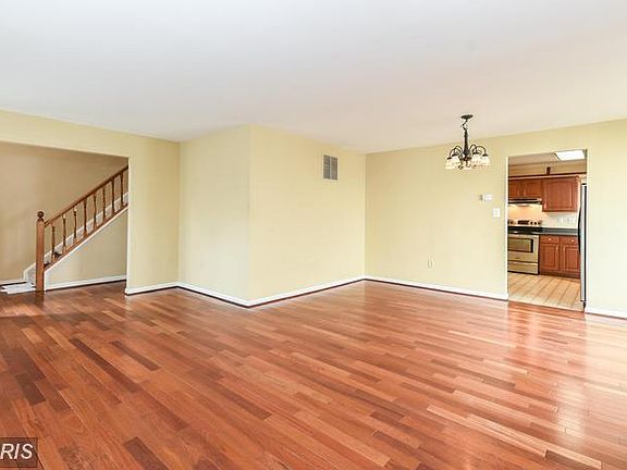 4th image of 21047 Thoreau Ct
