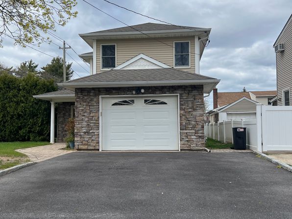 100 5th Ave, Garden City Park, NY 11040