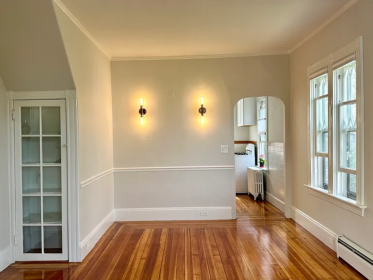 31 Weaver Ave — Photo 3