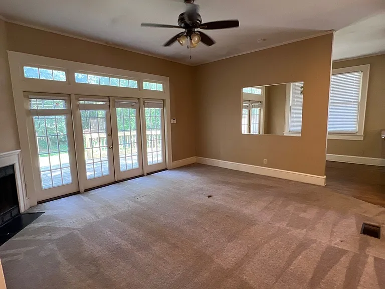 702 Cloverdale Rd — Photo 11