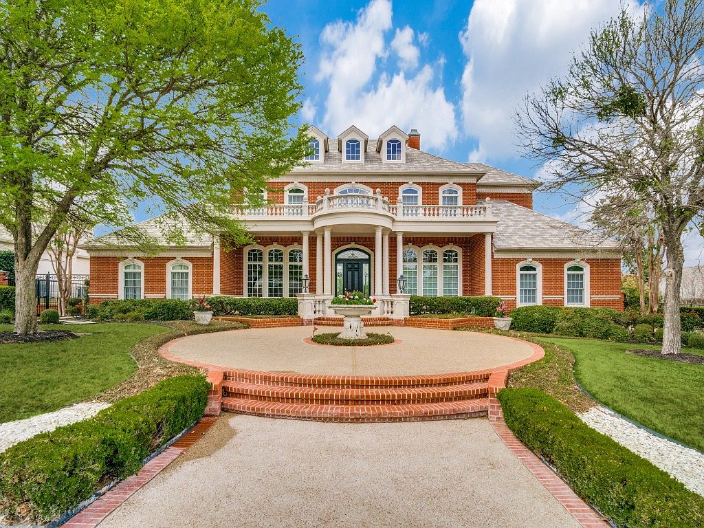 5816 Forest Highlands Dr