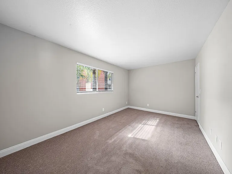 1362 Temple Ave. — Photo 9