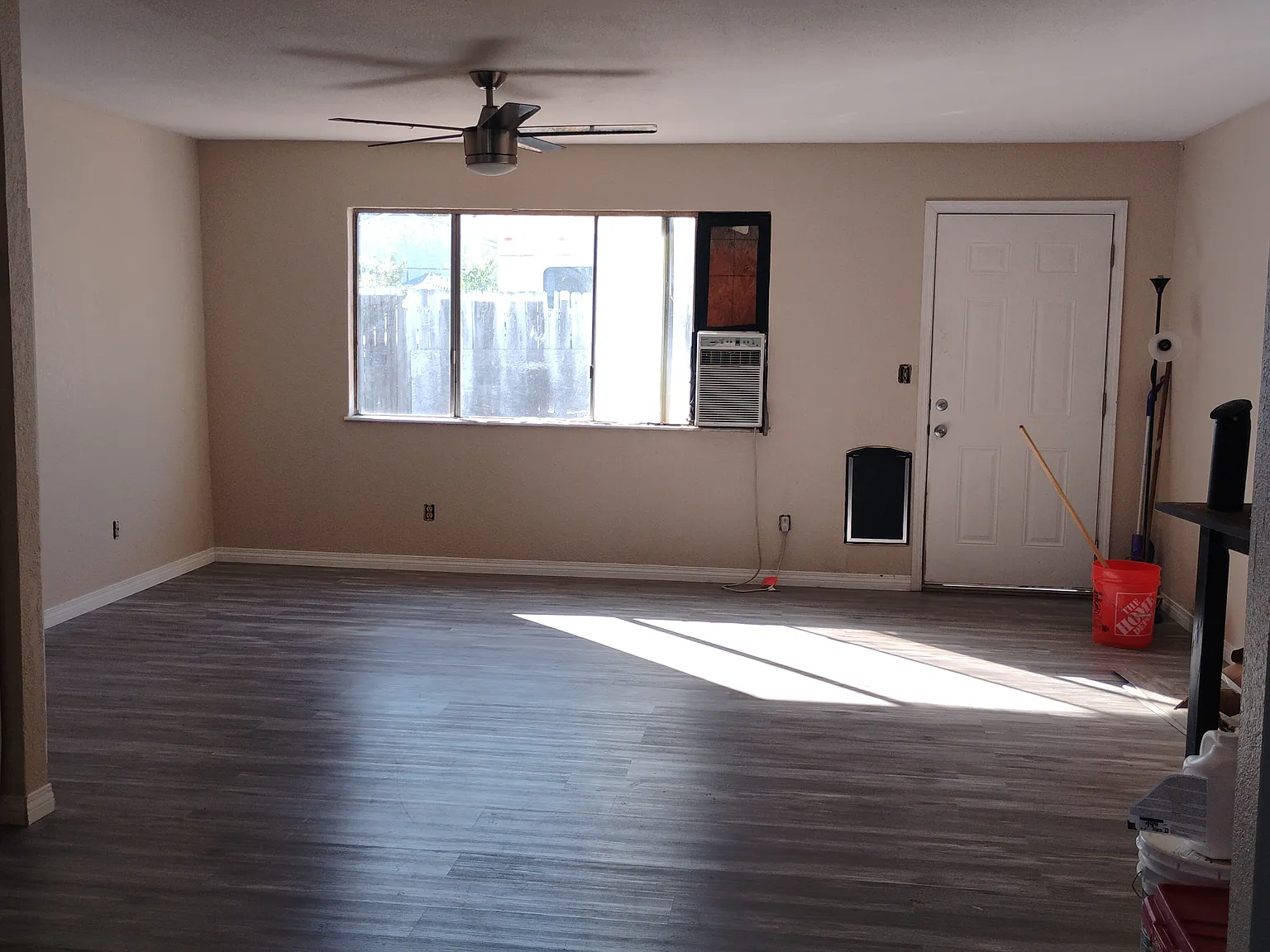 2 bed, 950 sqft, $1,800 — Photo 4