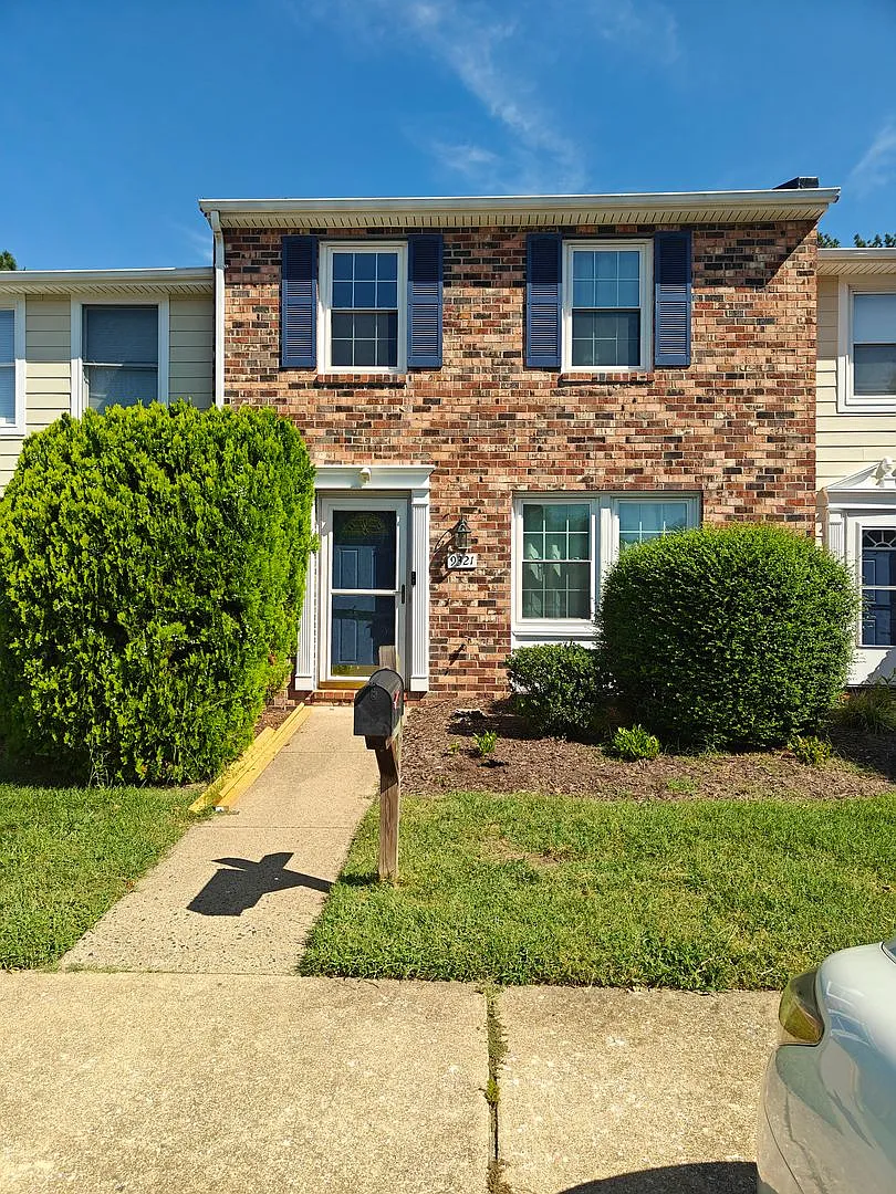 3 bedroom townhome — Photo 1