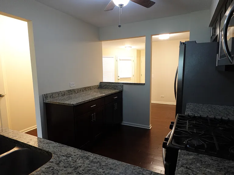 1070 Woodhill Ct — Photo 7