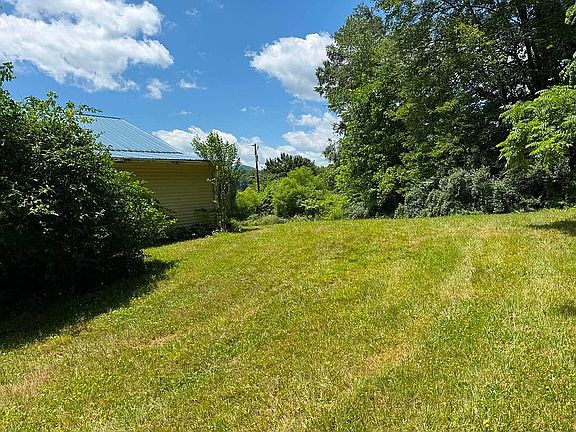 4th image of 2217 5th Ave E