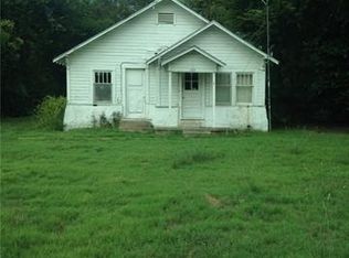 103 S Guadalupe St, Whitney, TX 76692