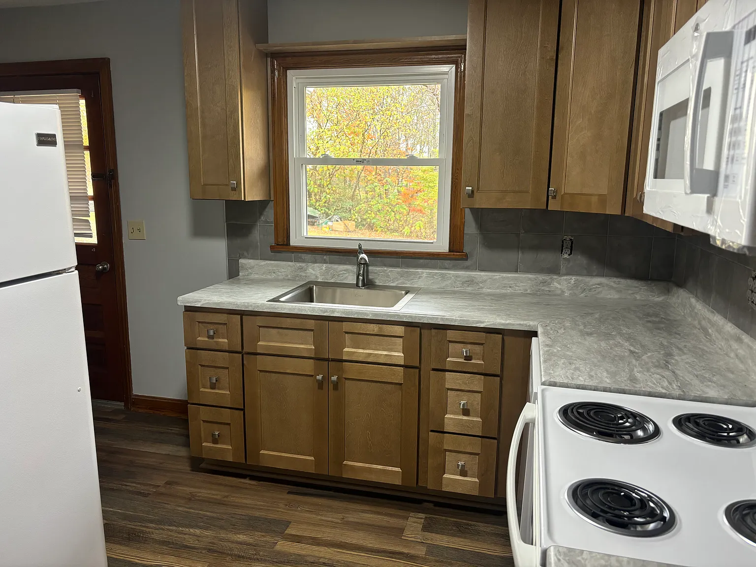 208 Ricker Ave — Photo 4