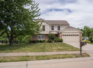 222 Farmington Dr, Lakeside Park, KY 41017