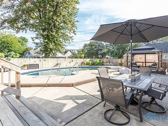 4th image of 2028 Woodcrest Dr