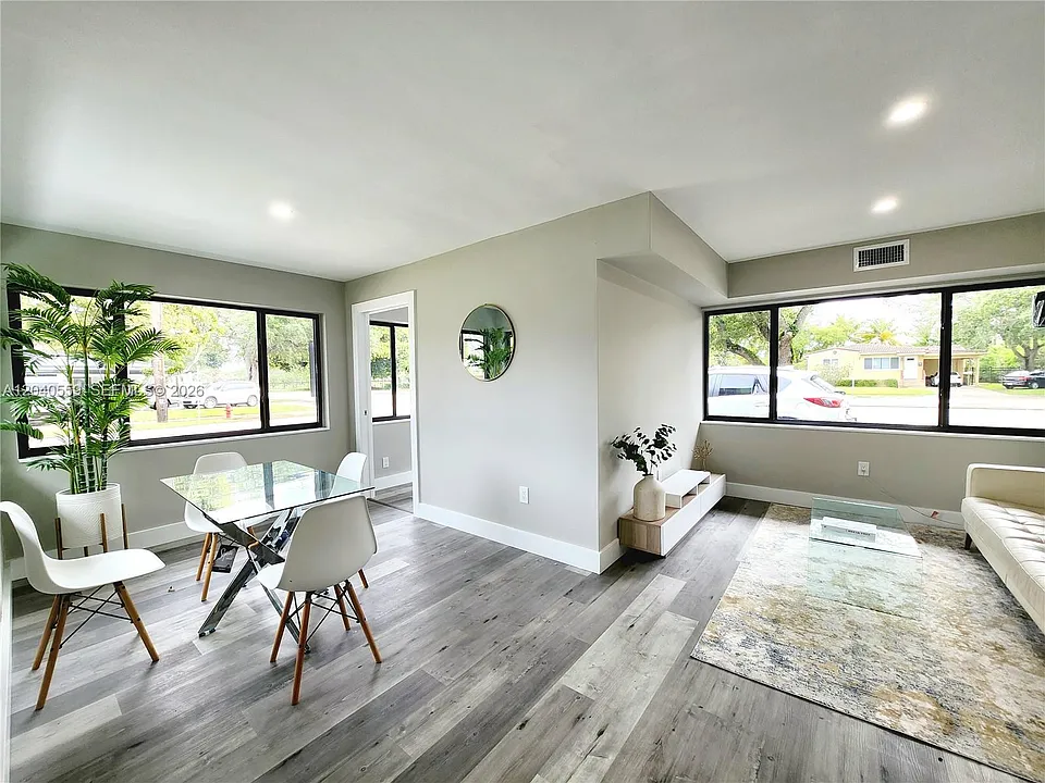 1920 SW 4th Ave #2