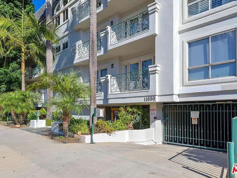 11690 Montana Ave #103 — Photo 20
