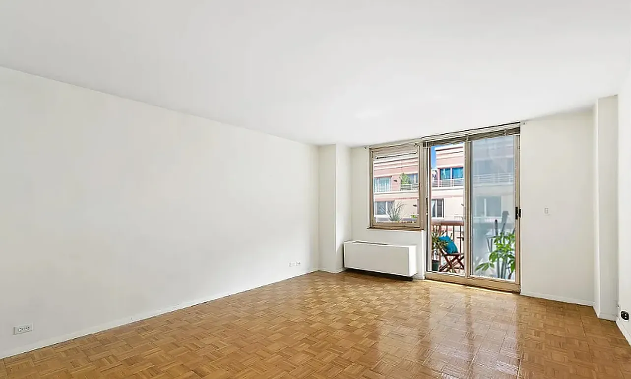 350 West 50th Street — Photo 1