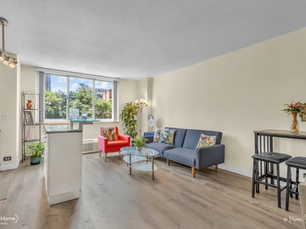345 East 93rd Street 2E image 3 of 38