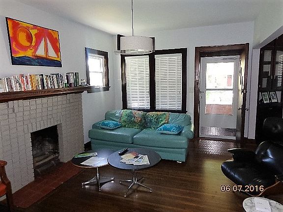 2nd image of 1921 E Gum St