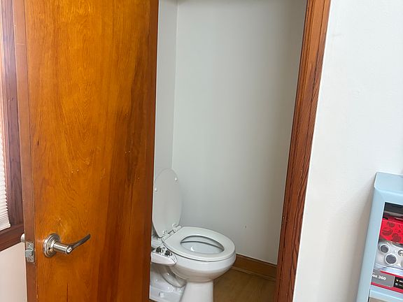 5th image of 161 S 79th St