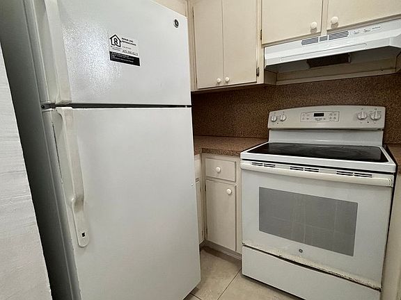 4th image of 768 NW 32nd St APT 1