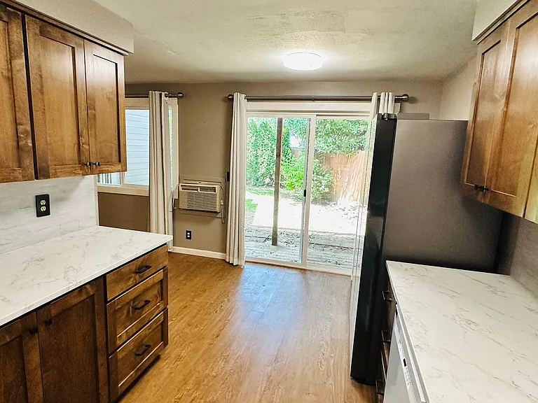 605 SE 121st Avenue Arzhanov #5 — Photo 11