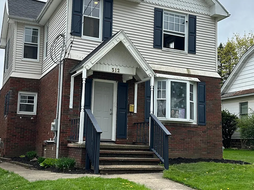312 E Meyer Ave