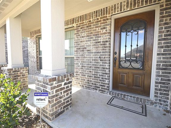 2nd image of 5208 Ambergate Ln