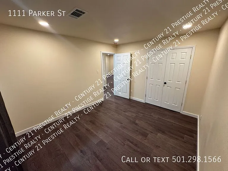 1111 Parker St — Photo 10