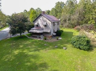 277 Creek Rd, Yukon, PA 15698