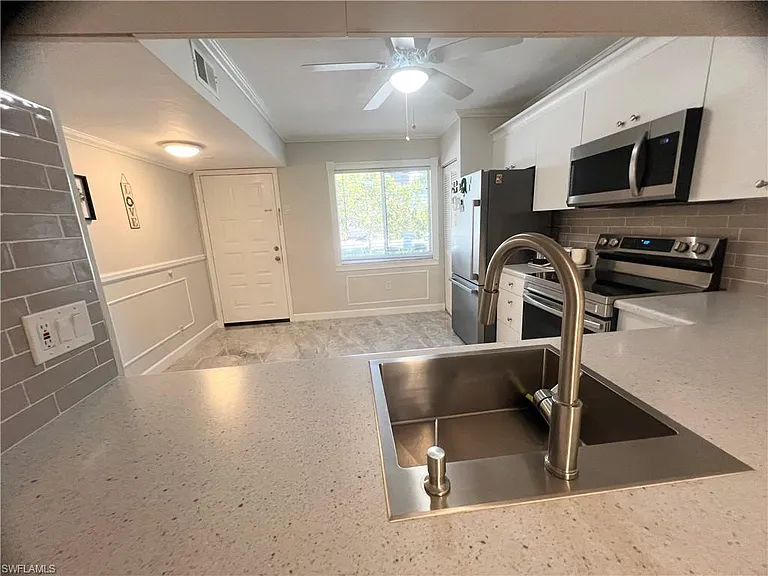 3011 Sandpiper Bay Cir #C102 — Photo 6
