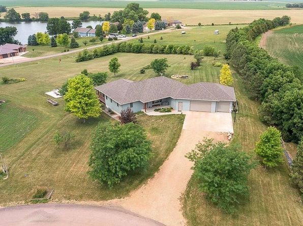 100 Lakeview Dr