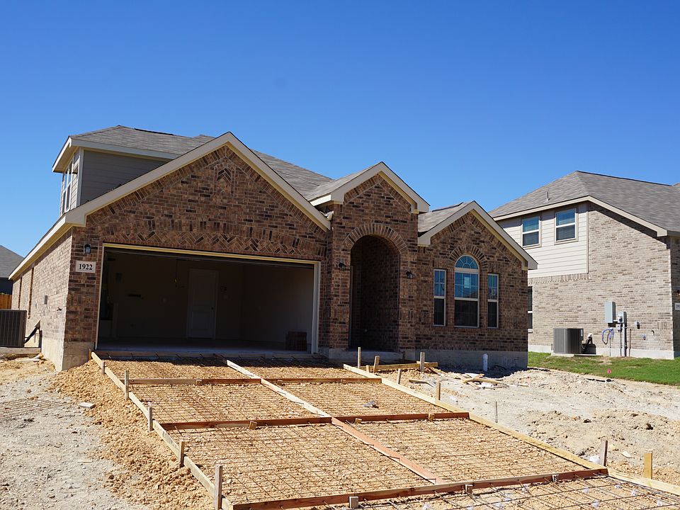 1st image of 1923 Sunspur Dr