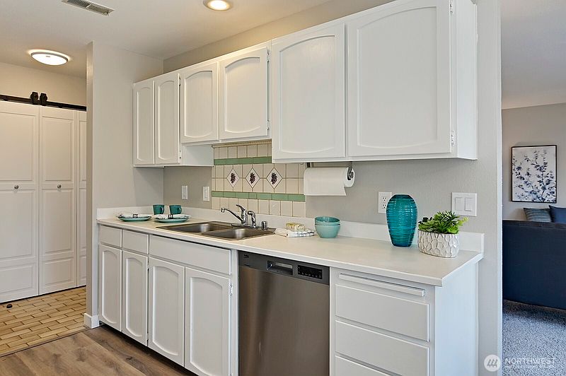 5th image of 4120 212th Street SW #B301