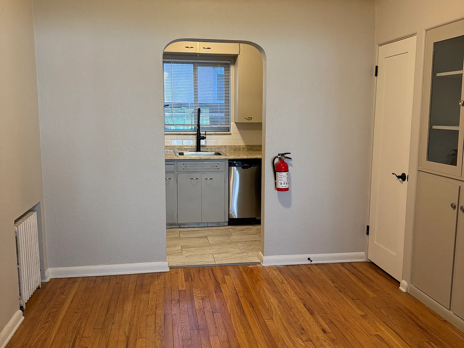 2 bed, 900 sqft, $1,525 — Photo 3
