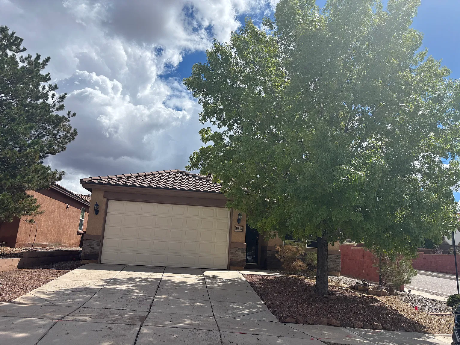 3 bed, 1619 sqft, $2,300 — Photo 1