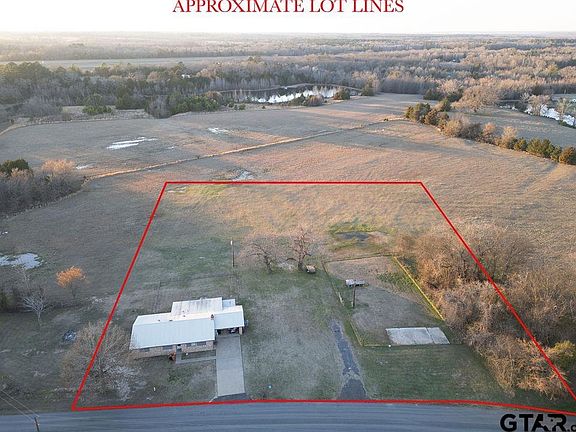 2nd image of 1124 County Road 2351
