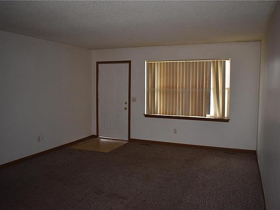 4th image of 1205 Missouri St