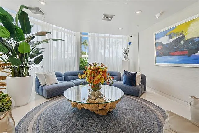 6305 Indian Creek Dr #5D — Photo 36