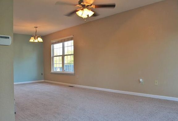 2nd image of 3230 Mayfield Dr