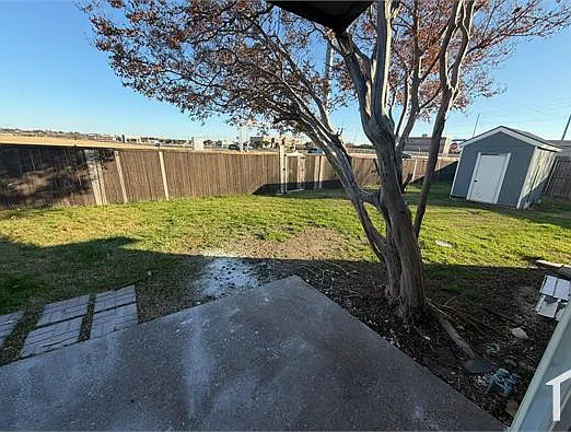 2320 Montclair Cir — Photo 27
